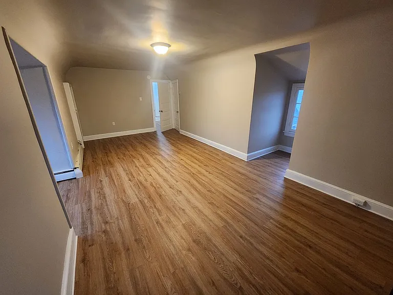 651 Lincoln Way W — Photo 8