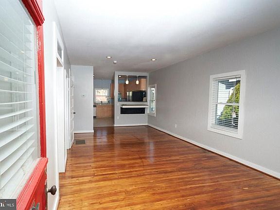 3rd image of 353 Shenandoah Ave