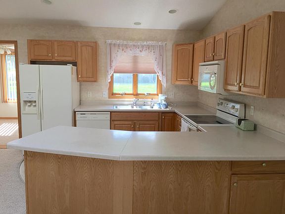 5th image of 762 Todd Ave