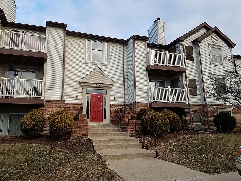 2nd floor Condo with back view