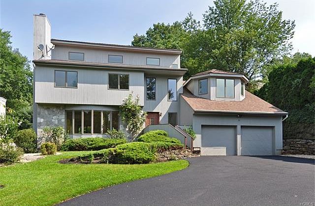 1st image of 20 Willow Ln