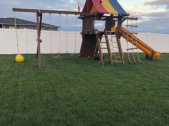 Rainbow swing set
