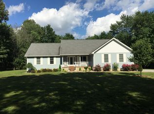 11488 Sugar Creek Rd, Benton, IL 62812