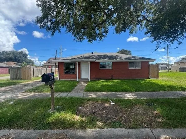 2229 Kenneth Dr, Violet, LA 70092