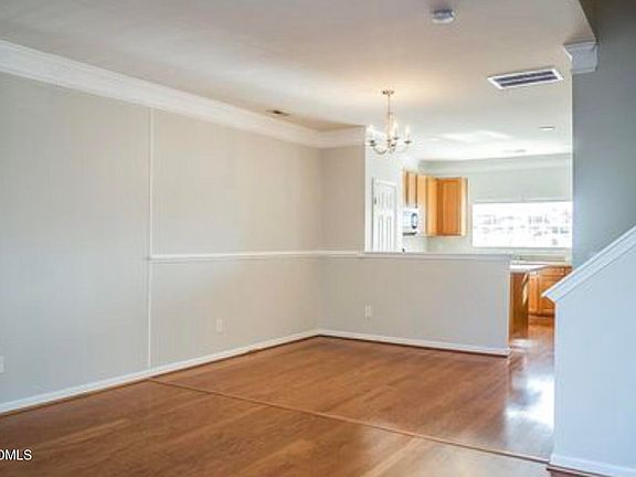 4th image of 24 Mulberry Ct