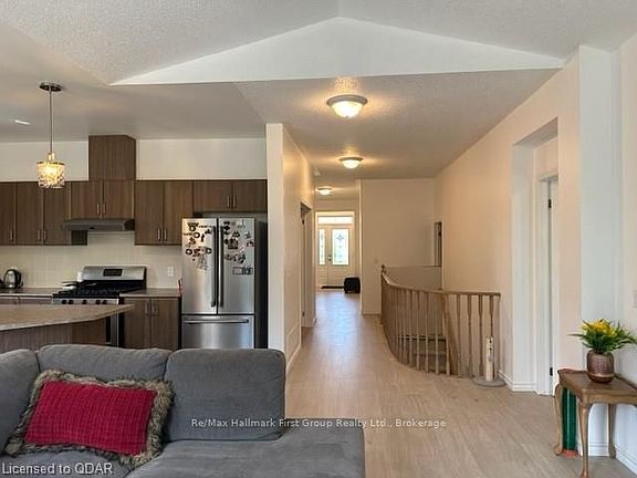 2nd image of 688 Prince Of Wales Dr