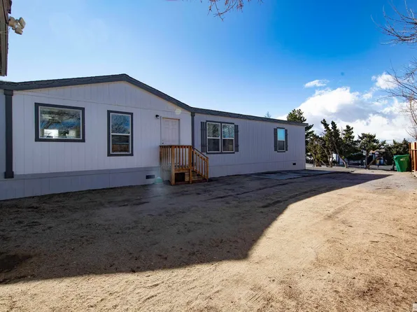 5080 Saguaro Dr, Sun Valley, NV 89433