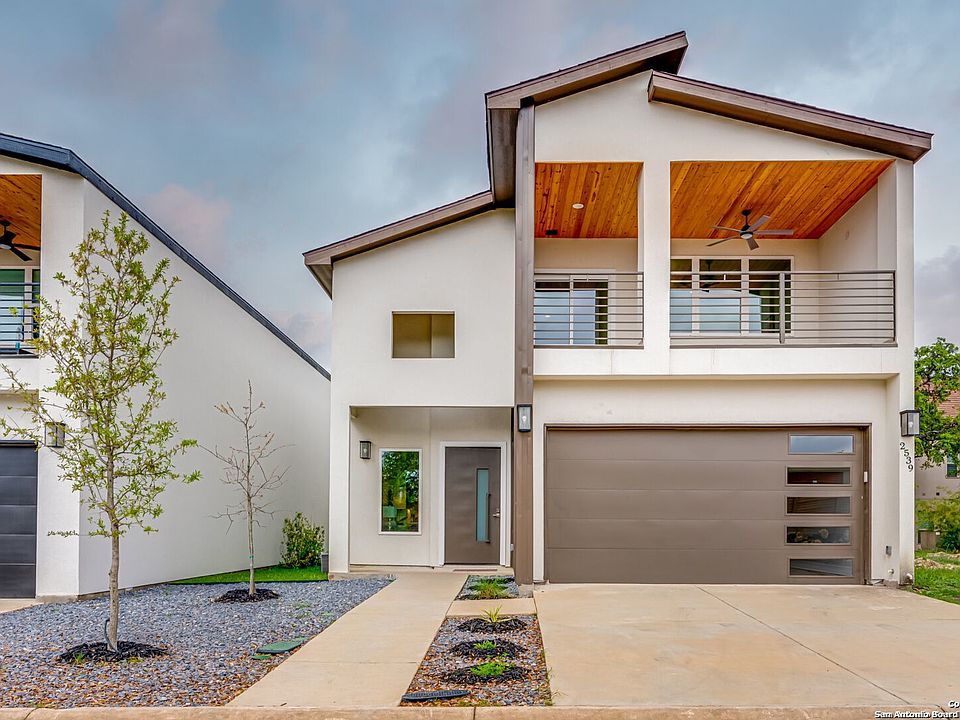 1st image of 2539 Manor Heights