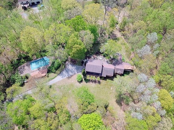 2nd image of 110 Birch Dr