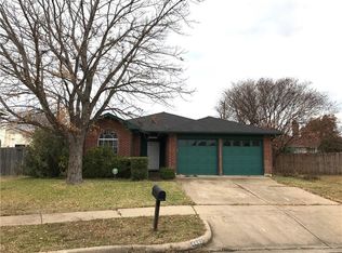 6602 W Lynn Creek Dr, Arlington, TX 76001