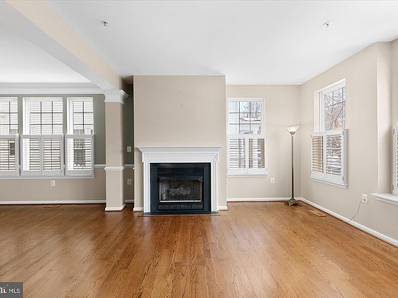 3rd image of 513 Redland Blvd