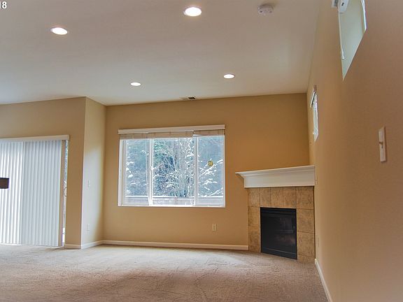 5th image of 4088 SE Discovery St