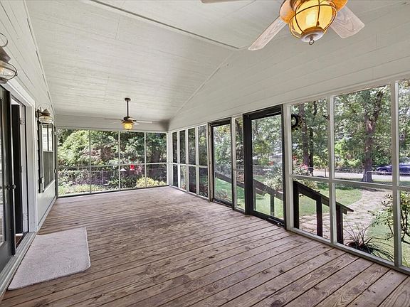 4th image of 223 Charlya Dr
