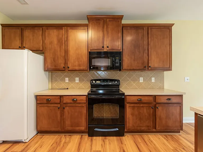 913 Steelhorse Dr — Photo 5