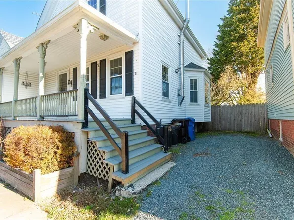 21 Congdon Ave, Newport, RI 02840