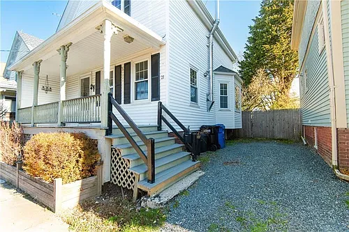 21 Congdon Ave Photo 1