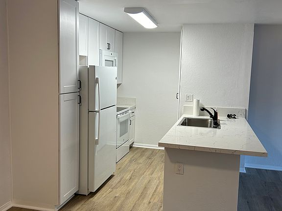 2nd image of 9129 Village Glen Dr