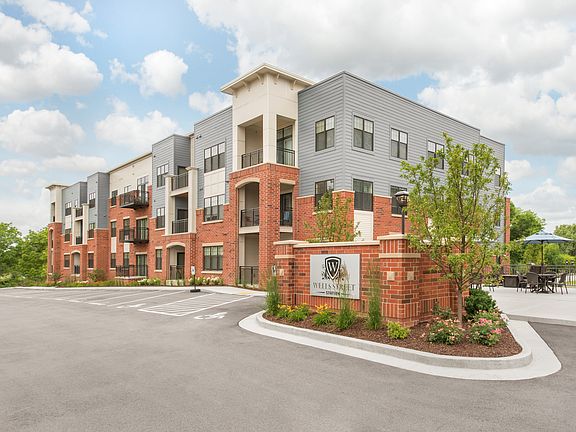 Wells Street Station Apartments Building Exterior And Sign