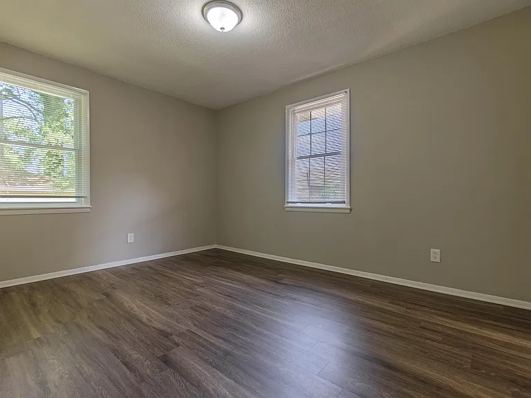 1024 Mendenhall Cv — Photo 10