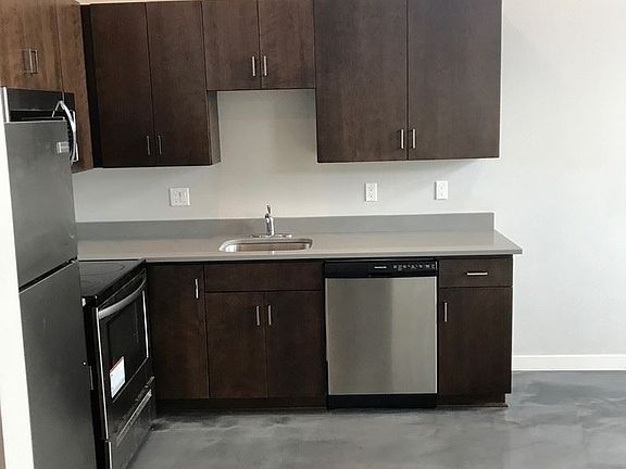 4th image of 1785 N Lombard St #1