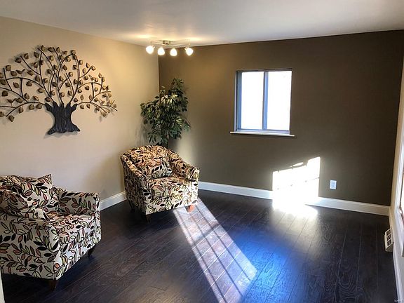 2nd image of 6815 Lakeside Hills Dr