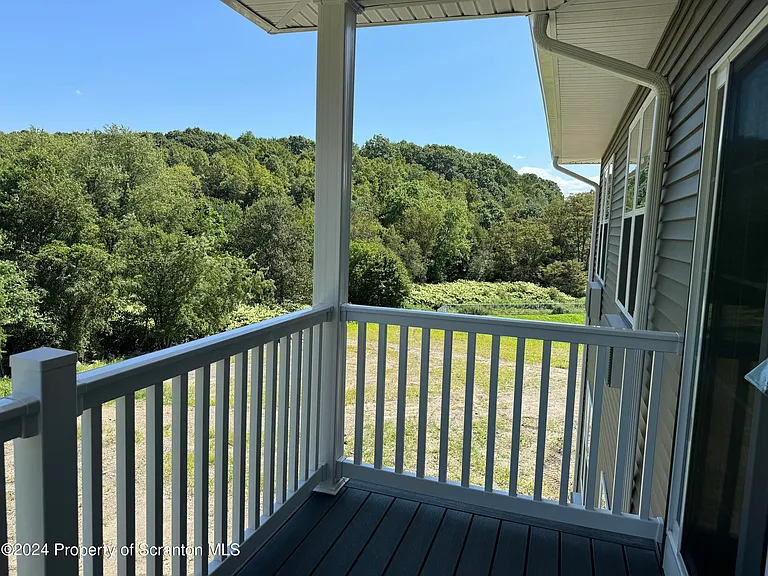 101 Circle Dr — Photo 28