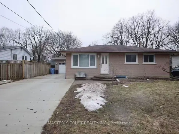 16 Hastings Blvd, Guelph, ON N1E 4G4