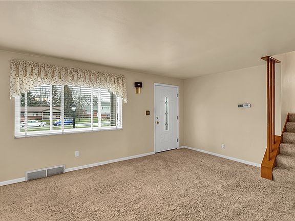 3rd image of 331 Marbury Dr