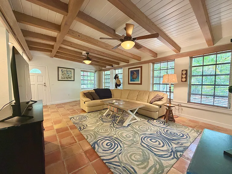 111 N Bay Harbor Dr — Photo 18