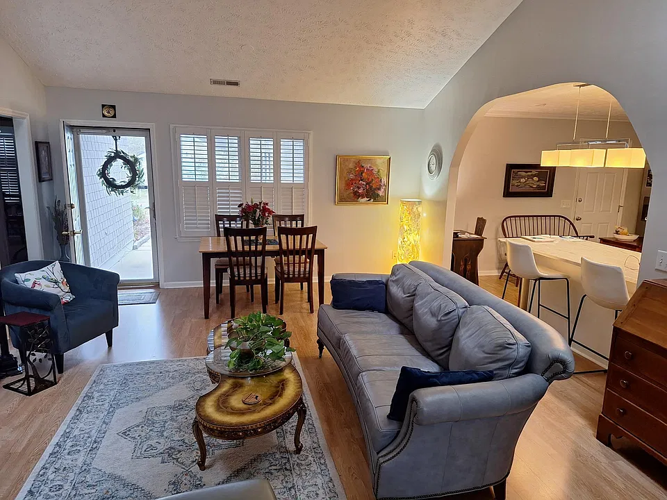 335 Chattooga Place Dr