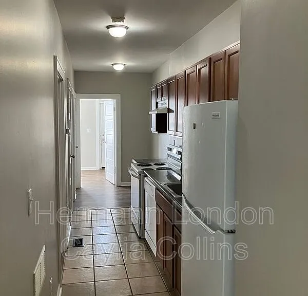 3660 Bates St #2E — Photo 4
