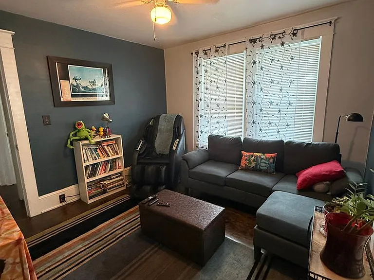 406 Pearl St — Photo 16