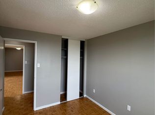 2851 Baycrest Dr, Ottawa, ON K1V8V7