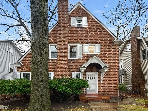 001-Front_View-3754207-small