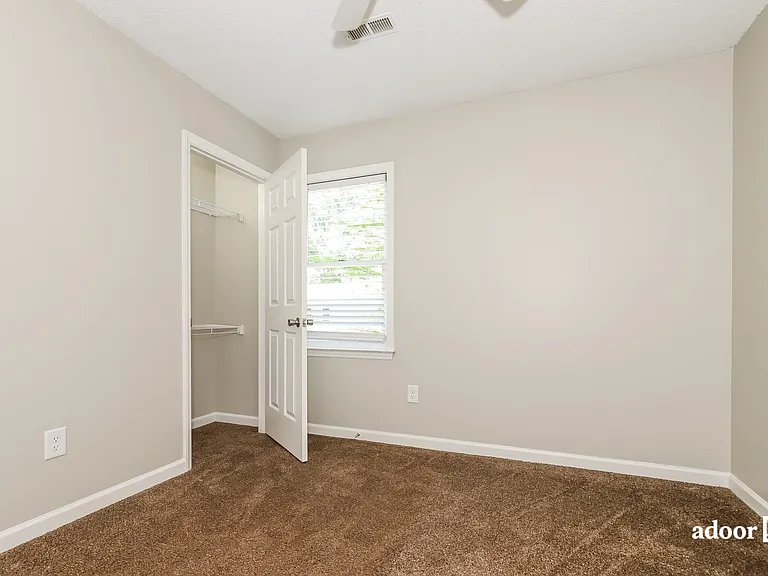 4219 Queen Victoria Pl — Photo 8