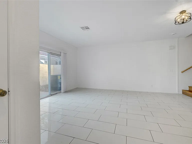 1453 Morro Creek St — Photo 7