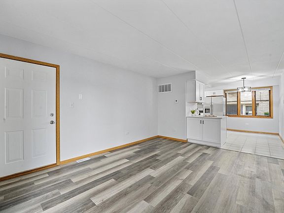 5th image of 4425 Prescott Ave APT 101