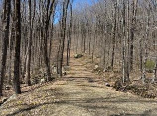 879 Bergrucken Ln, Readsboro, VT 05350