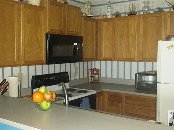 2nd image of 1437 S Fort Fisher Boulevard #F-1