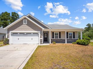 400 Blue Pennant Ct, Sneads Ferry, NC 28460