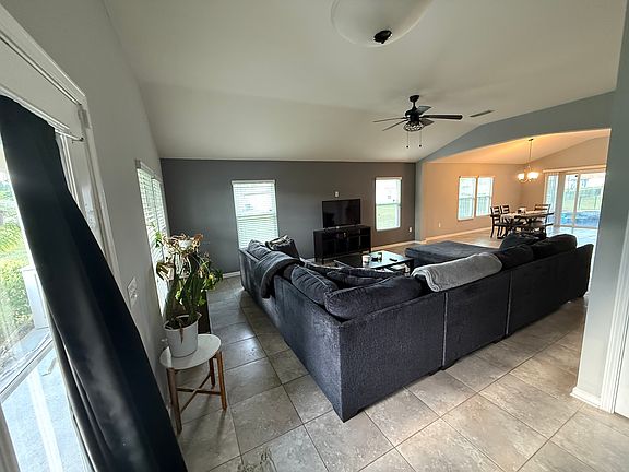 3rd image of 12265 Crossfield Dr