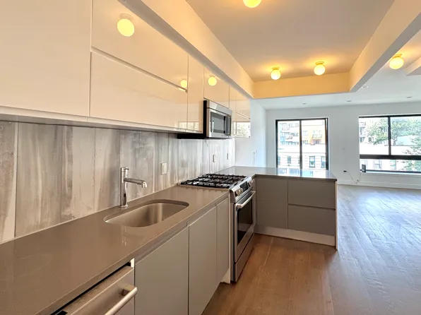 56 Vernon Avenue image 1 of 11