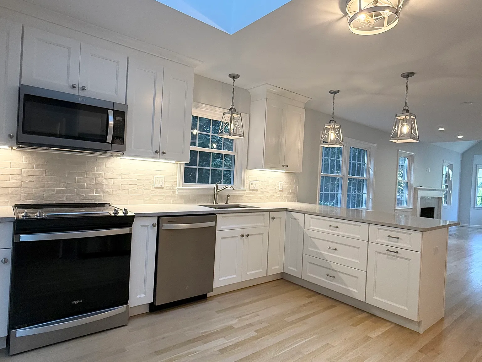 2 bed, 2.5 bath, 1577 sqft, $2,800 — Photo 3