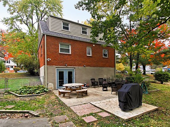 2nd image of 3205 Bayfield Dr