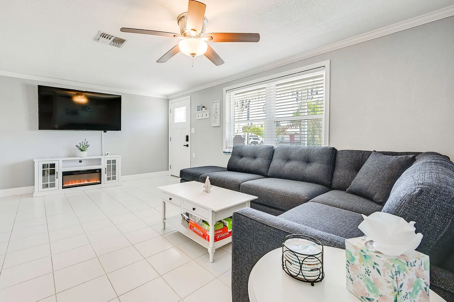 2 bed, 1.0 bath, 1797 sqft, $5,056 — Photo 2