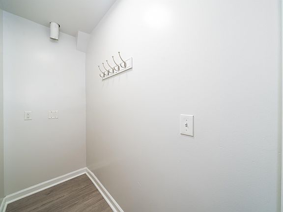 5th image of 365 Claremont Ave