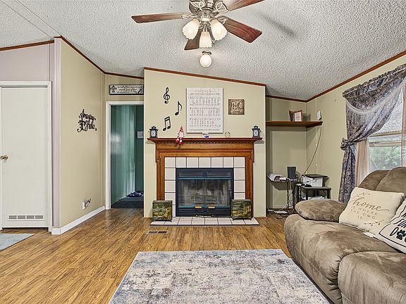 3rd image of 6005 Vinery Ln