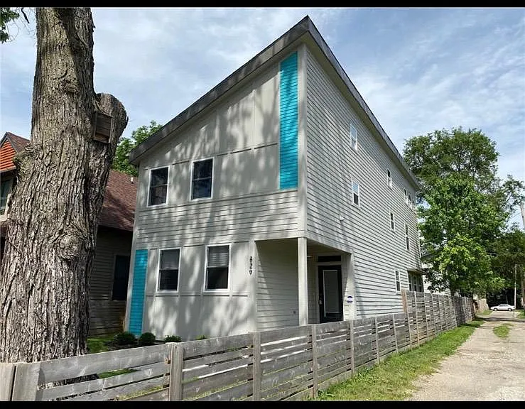 829 S Randolph St — Photo 1