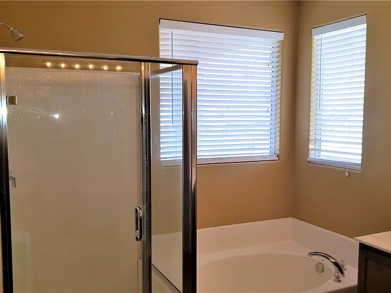 2819 Dunnottar Ave — Photo 18