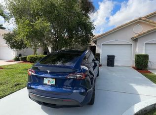 1955 Waterside Ct E, Wellington, FL 33414